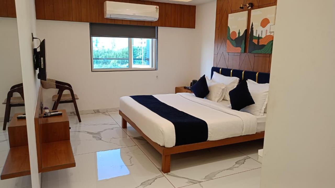 The Scenic Unity Hotel Garudeshwar Exterior foto